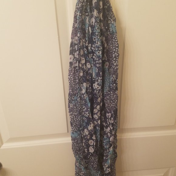 **4 for $20** American Eagle Infinity Scarf - Picture 2 of 3